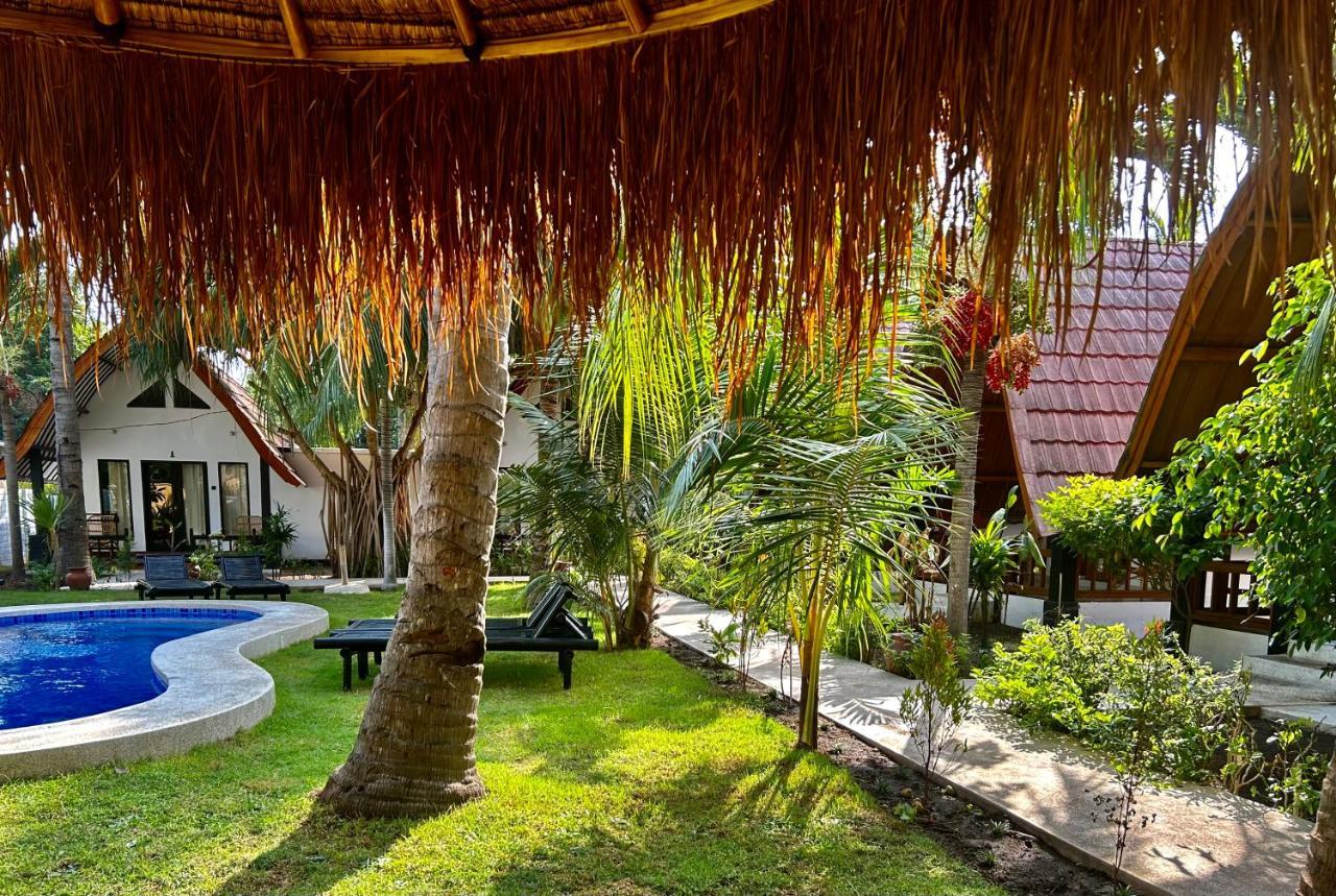 Gili Land Hotel Gili Islands Exterior photo